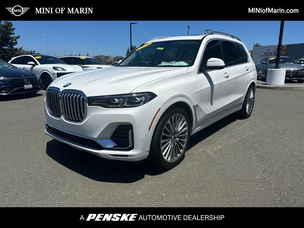 Used 2021 White BMW xDrive40i image 1