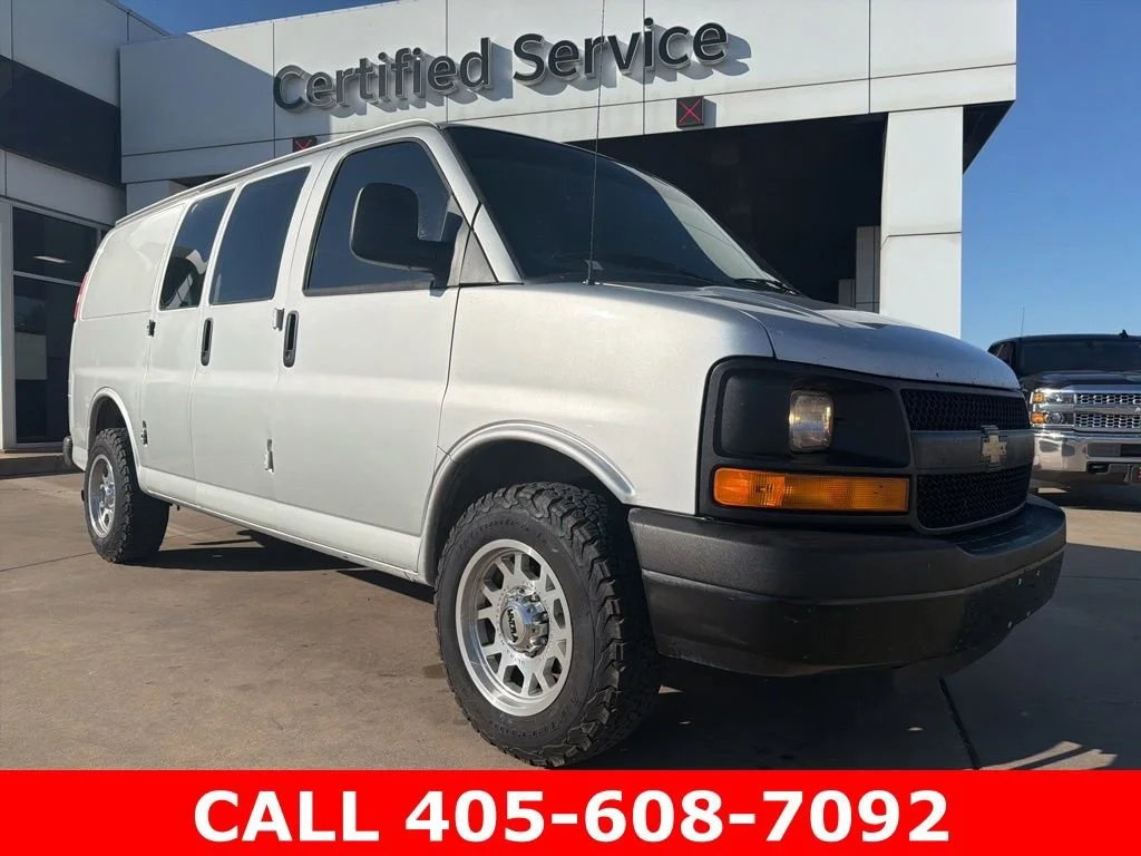 2016 Chevrolet Express 2500 Work Van HD's photo