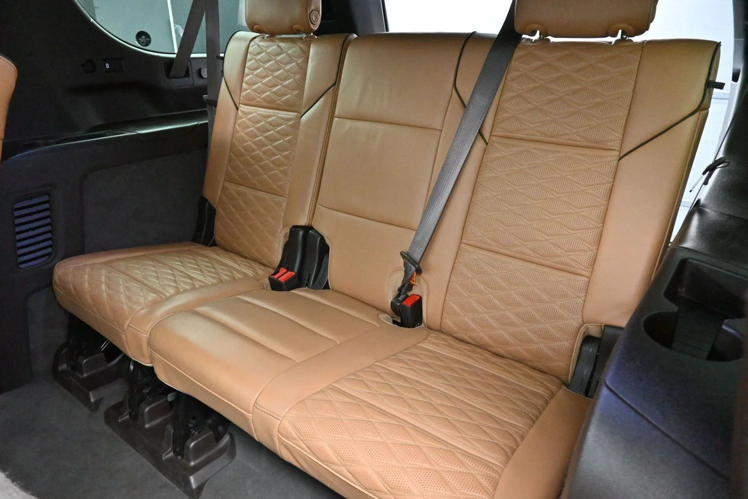 Used 2022 Black Raven Cadillac Sport image 36