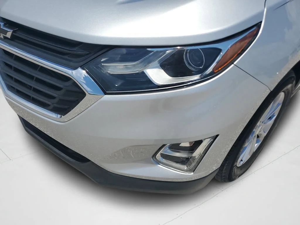 Used 2020 SILVER ICE METALLIC Chevrolet LT image 25
