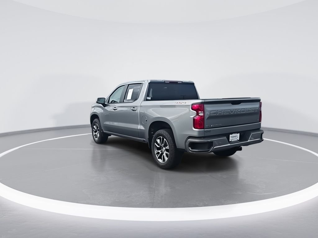 Used 2024 Gray Chevrolet LT image 7