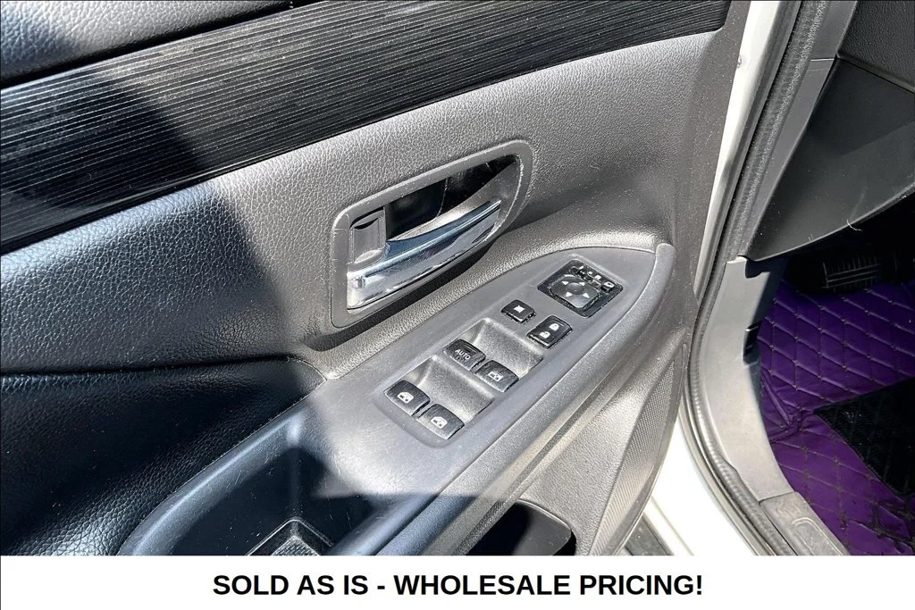 Used 2017  Mitsubishi  image 22