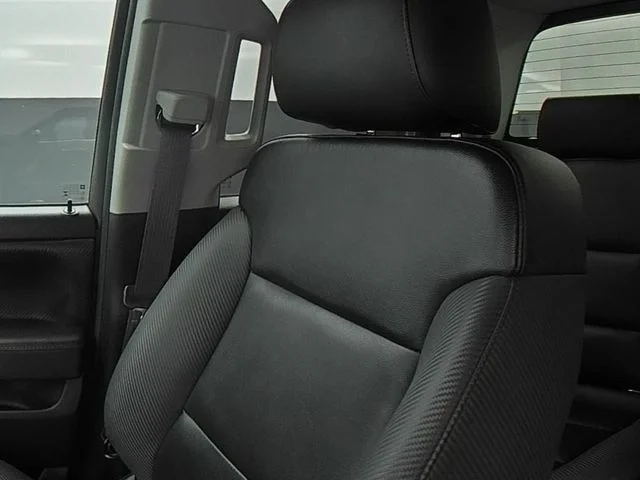 Used 2015 Silver GMC SLT image 39
