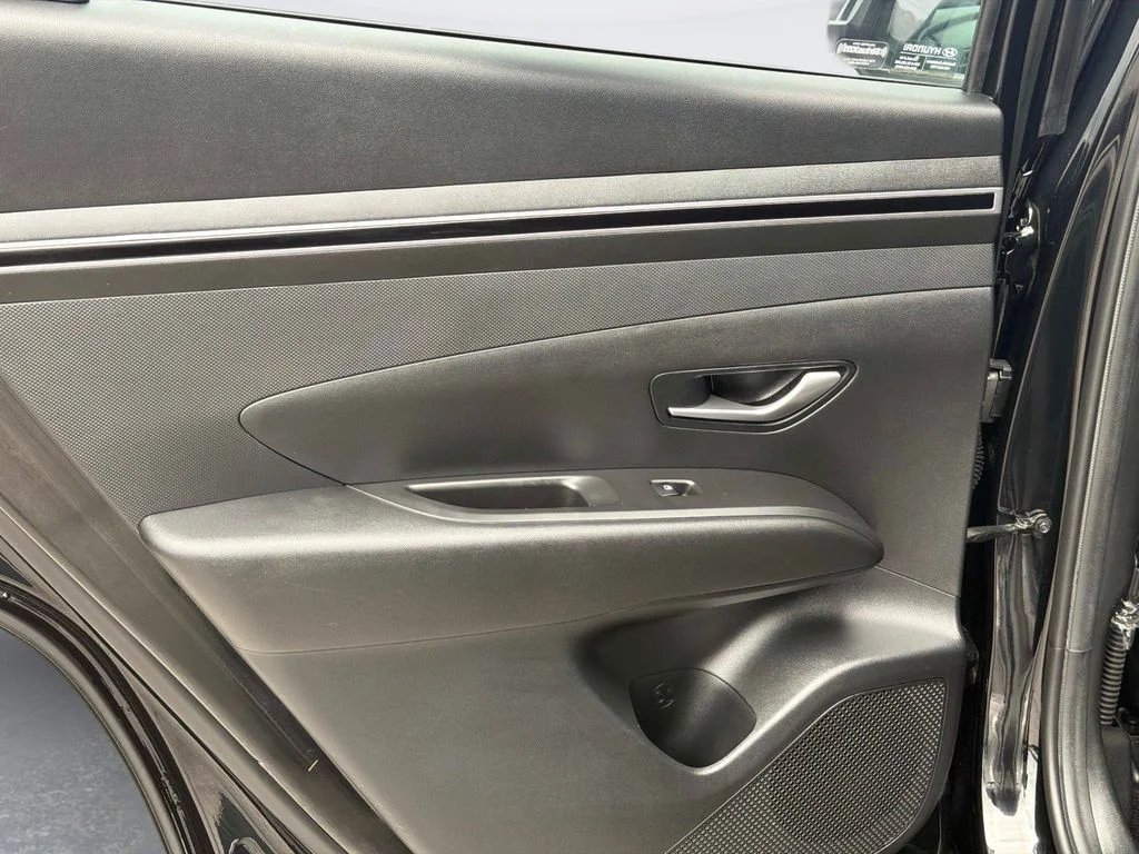 Used 2023 Black Hyundai SEL image 11