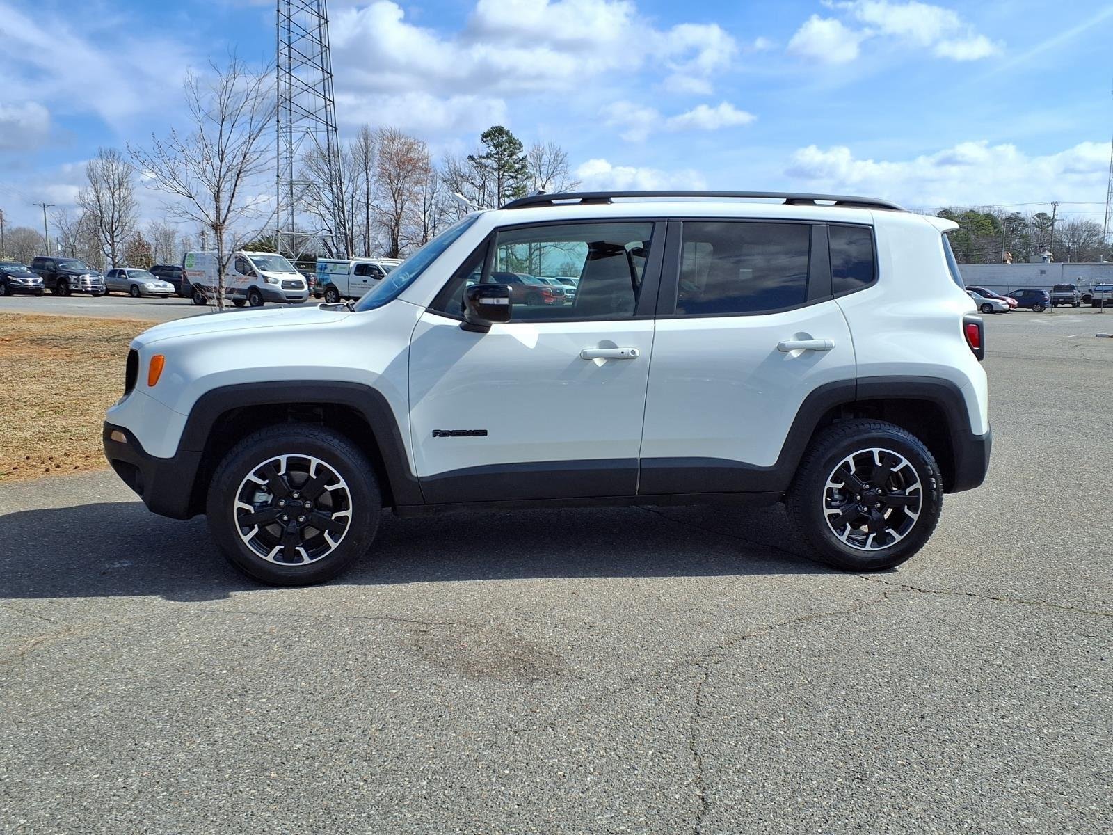 Used 2023 WHITE JEEP  image 3