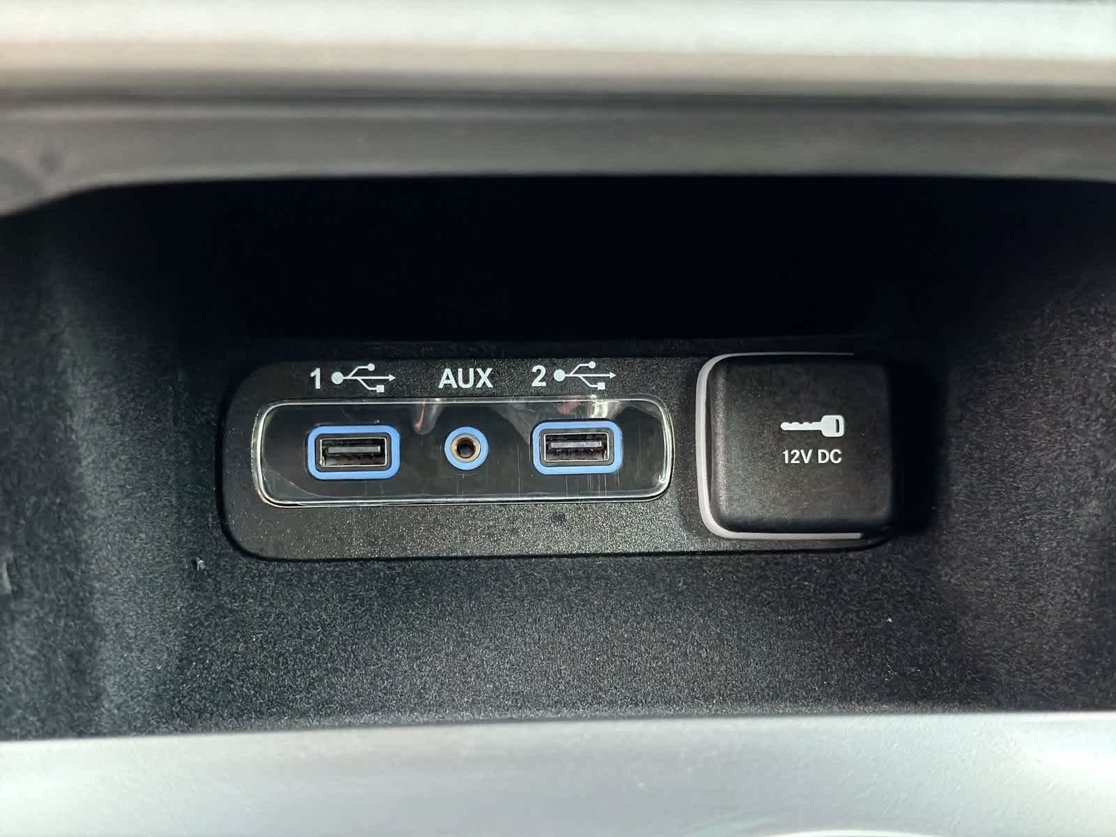 Used 2020 Bright White Clearcoat Jeep Limited image 32
