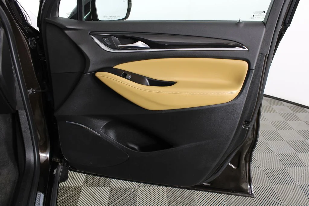 Used 2019 Brown Buick Essence image 10