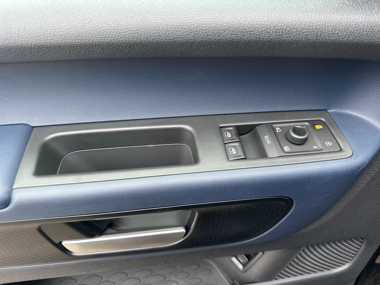 2025 Volkswagen ID. Buzz PRO S - Photo 10