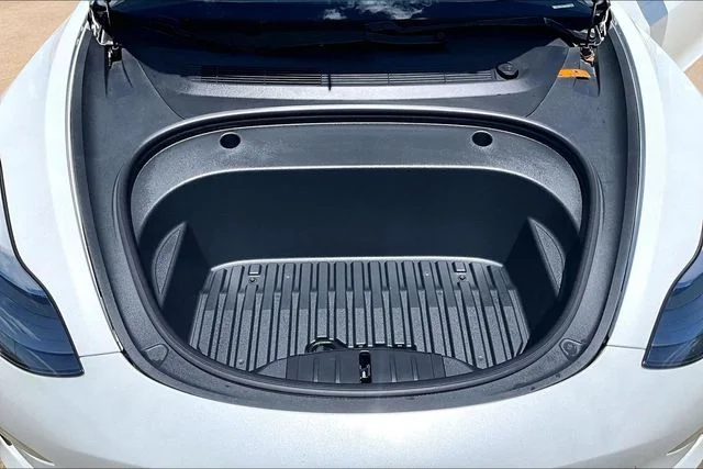 Used 2021 White Tesla Standard Range Plus image 27