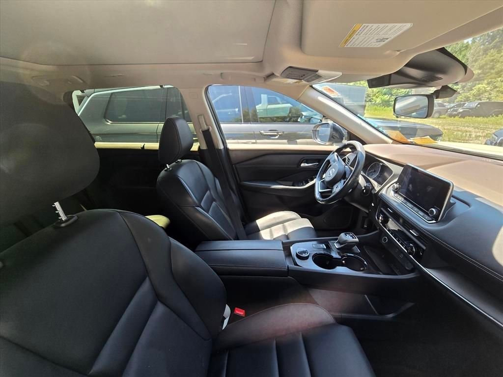 Used 2023 White Nissan SV image 7