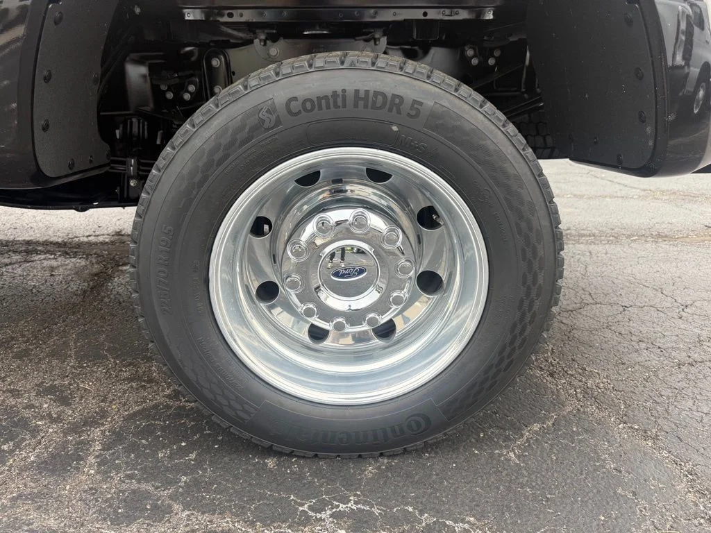 New 2026 Agate Black Metallic Ford F-450® Lariat® image 42