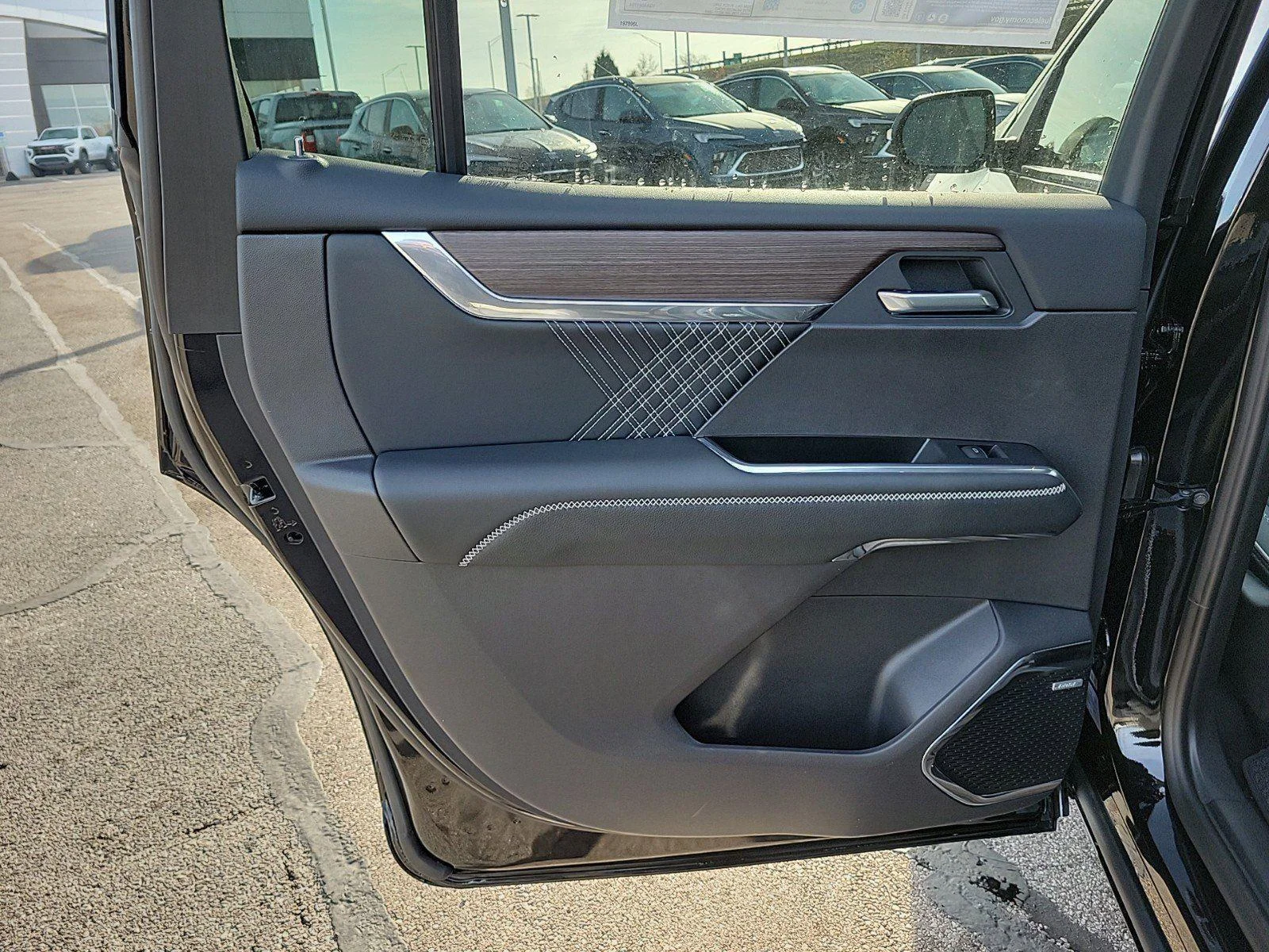 2026 GMC Acadia Denali - Photo 14