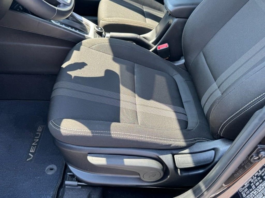 2025 Hyundai Venue SEL - Photo 15