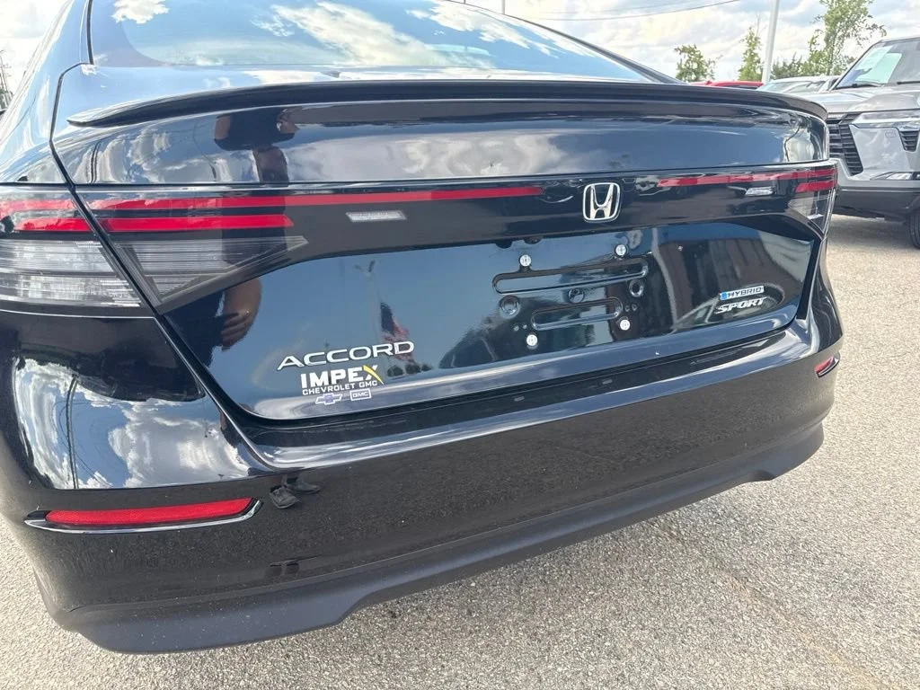 Used 2025 Crystal Black Pearl Honda Sport image 31