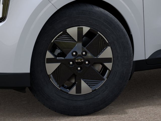 New 2027 Snow White Pearl Kia LXS image 9