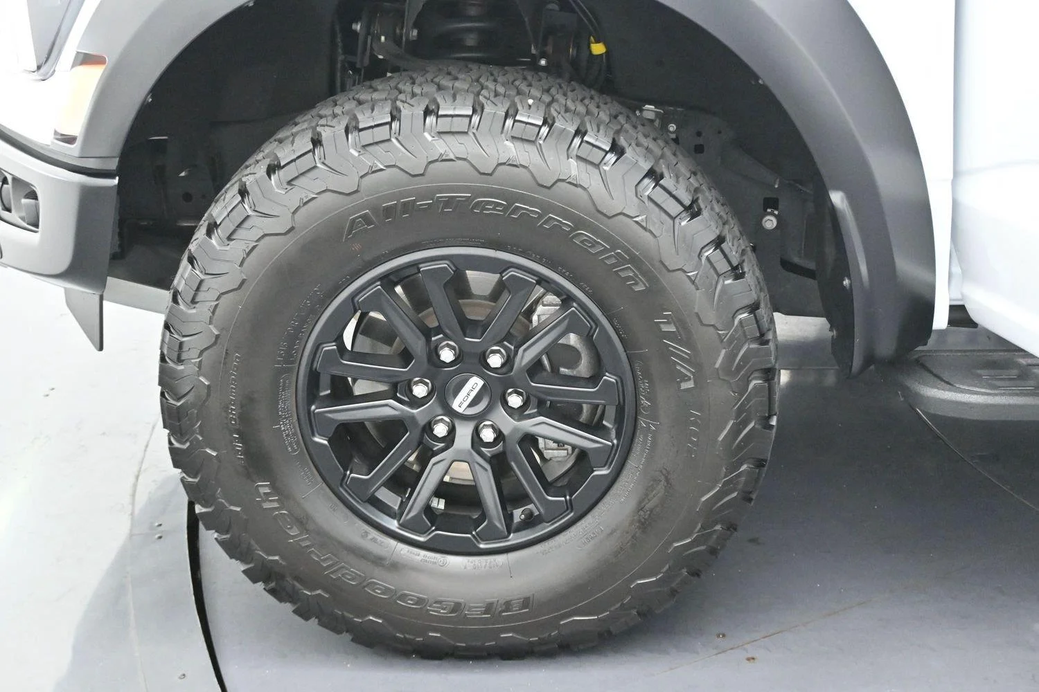 Used 2025 Oxford White Ford Raptor image 38