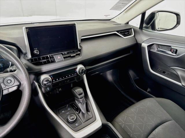 Certified Used 2025 SILVER SKY METALLIC Toyota  image 32