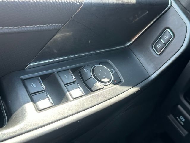 Used 2023 Black Ford XLT image 19