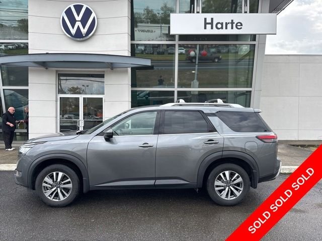 2023 Nissan Pathfinder SL 4WD's photo