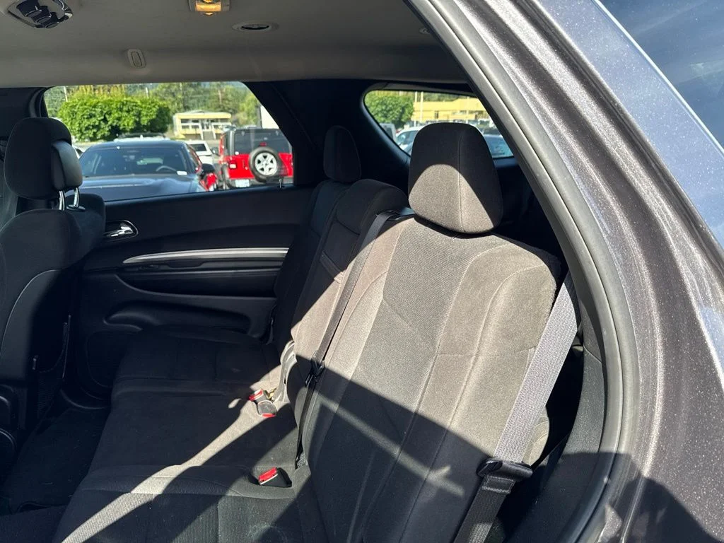Used 2017  Dodge SXT image 6