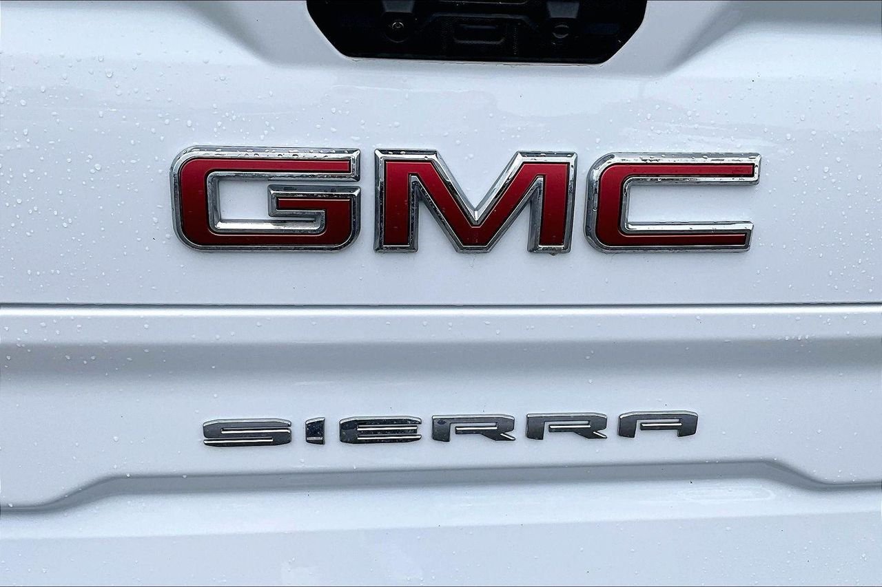Used 2023 Summit White GMC AT4 image 27