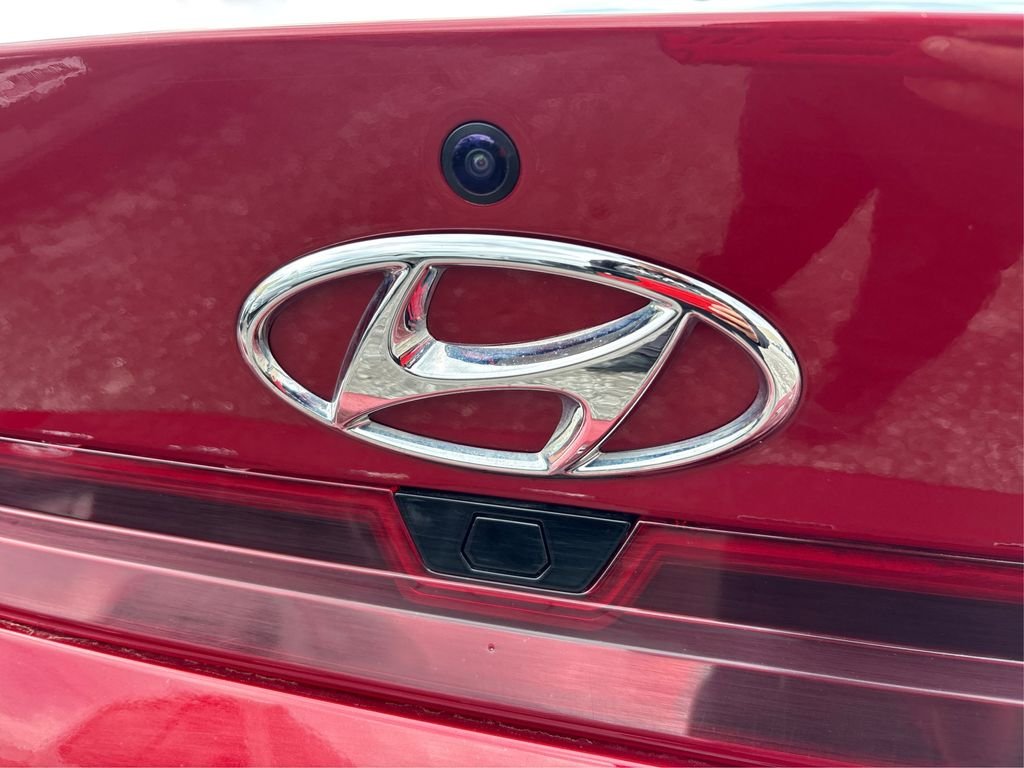 Used 2023 Red Hyundai SEL image 15