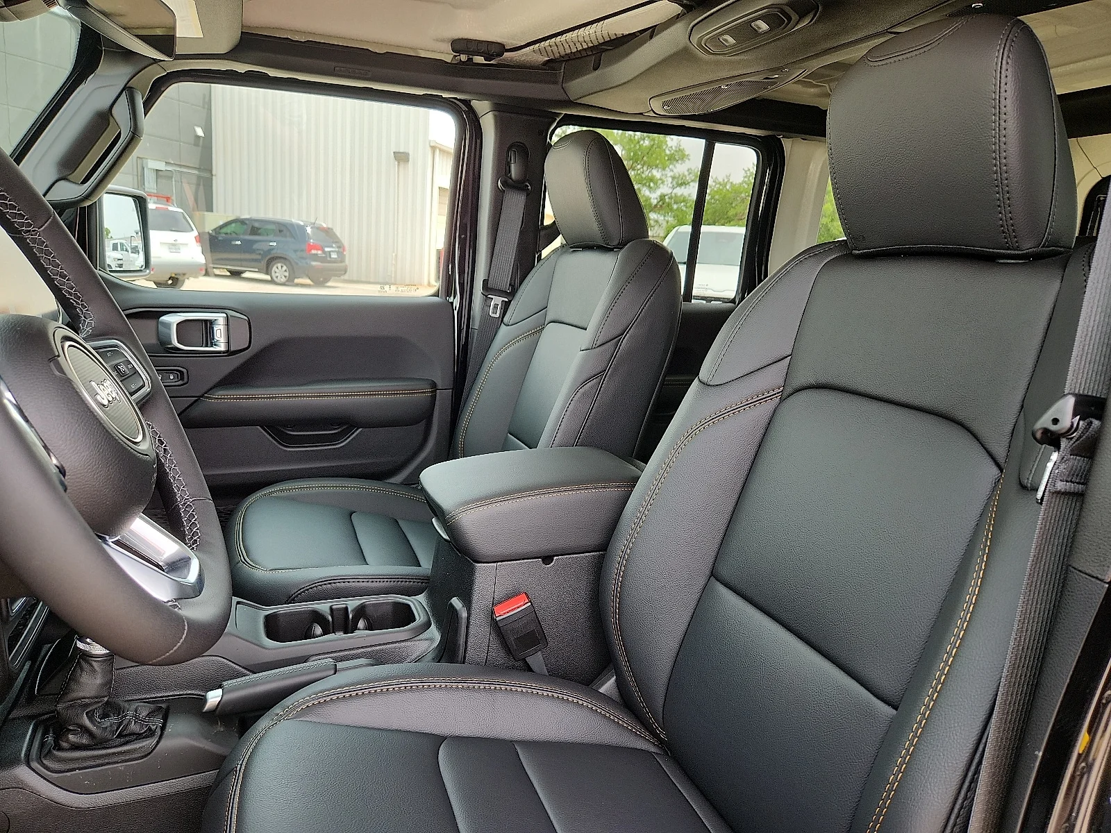 New 2026 Black Clear-Coat  Paint Jeep 4-DOOR SAHARA image 13