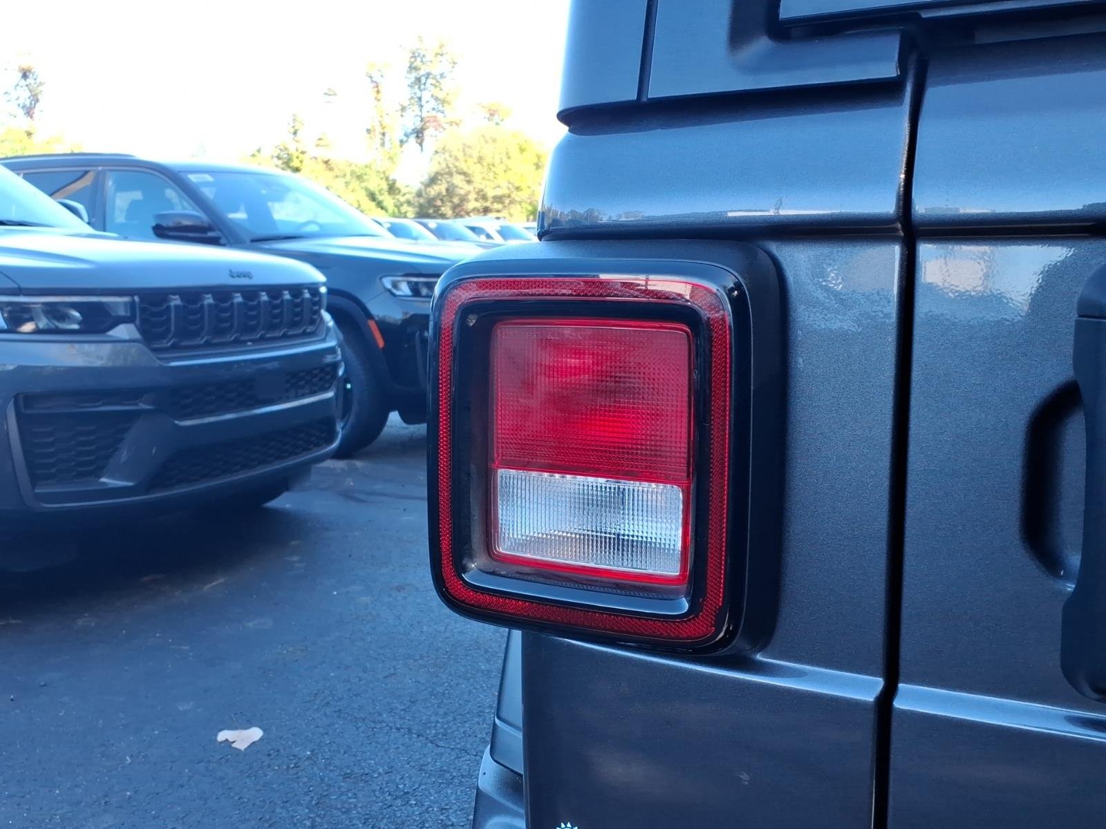 Certified Used 2021 Gray Jeep Unlimited Willys image 13