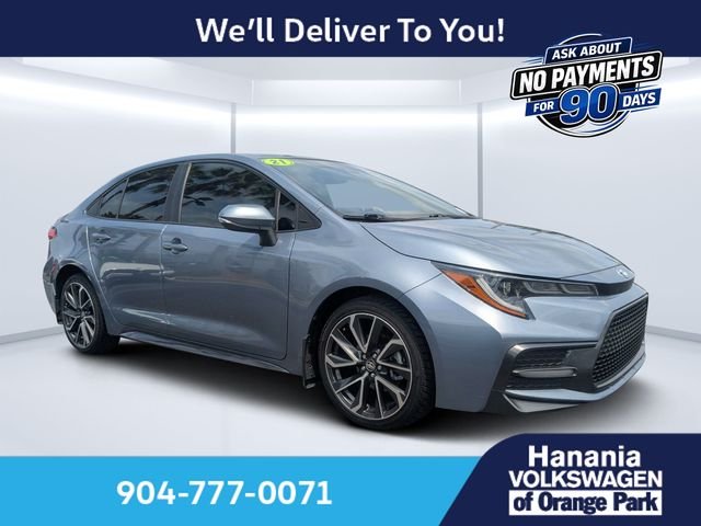 Used 2021  Toyota SE image 1