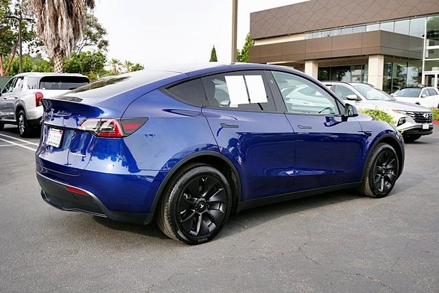 Used 2024  Tesla Long Range image 8