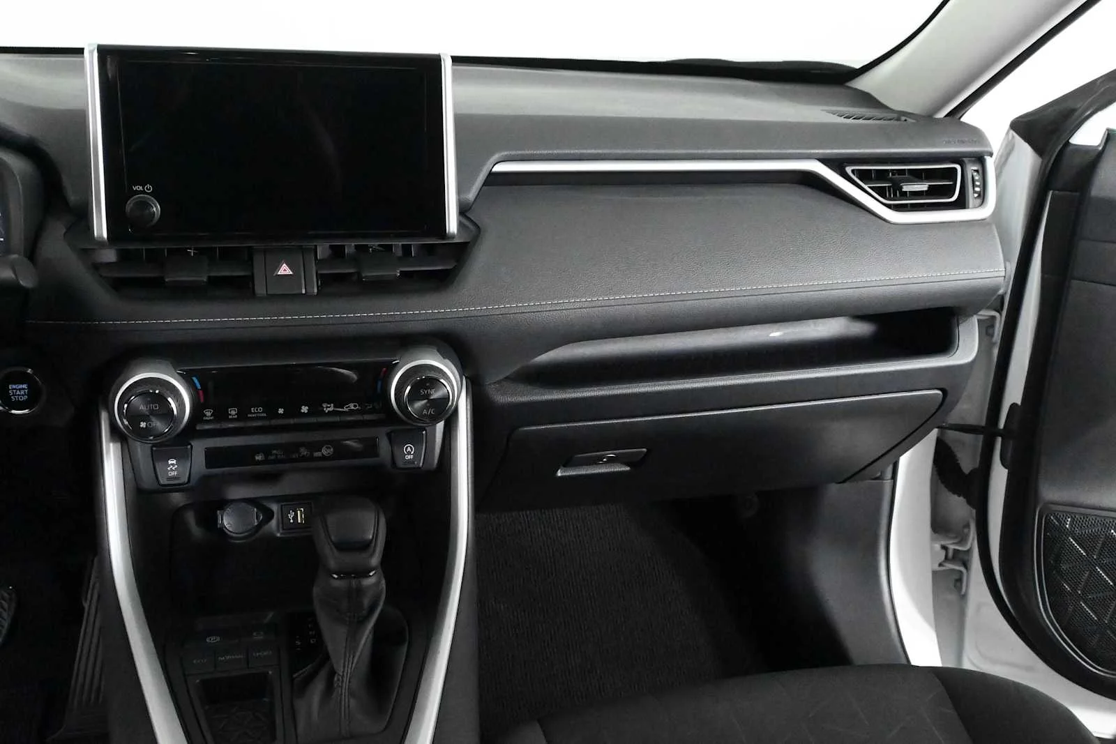 Used 2024 Ice Cap Toyota XLE image 13