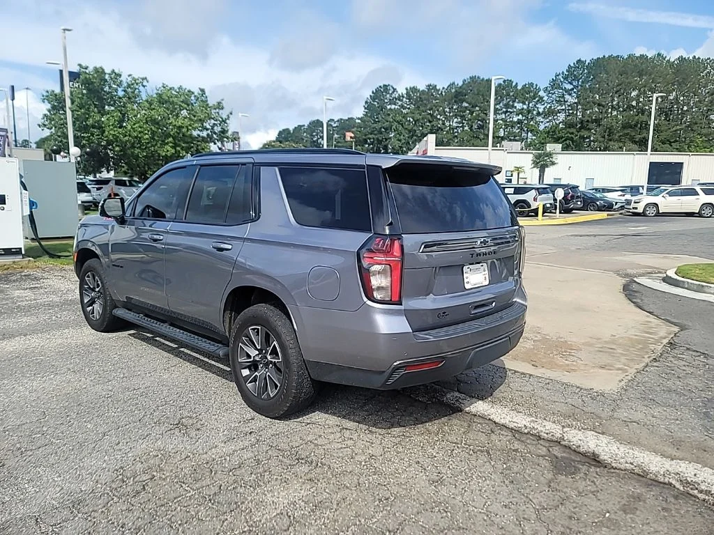 Used 2022 Gray Chevrolet Z71 image 5