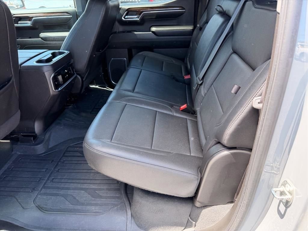Used 2024 Gray GMC Elevation image 10