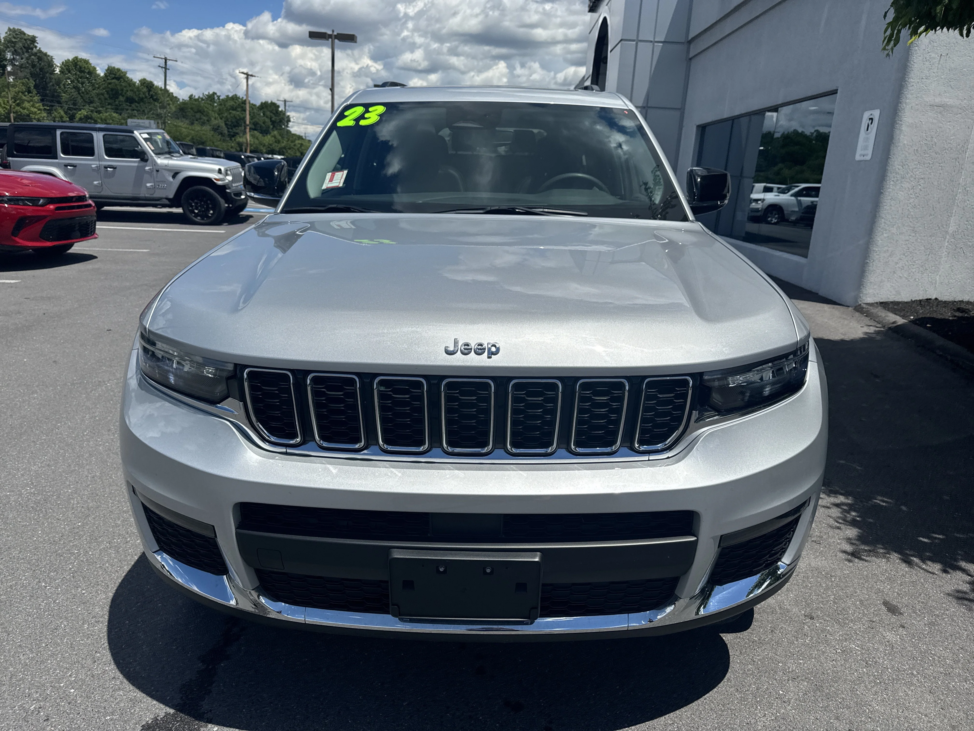 Used 2023 Silver Zynith Jeep Limited image 9