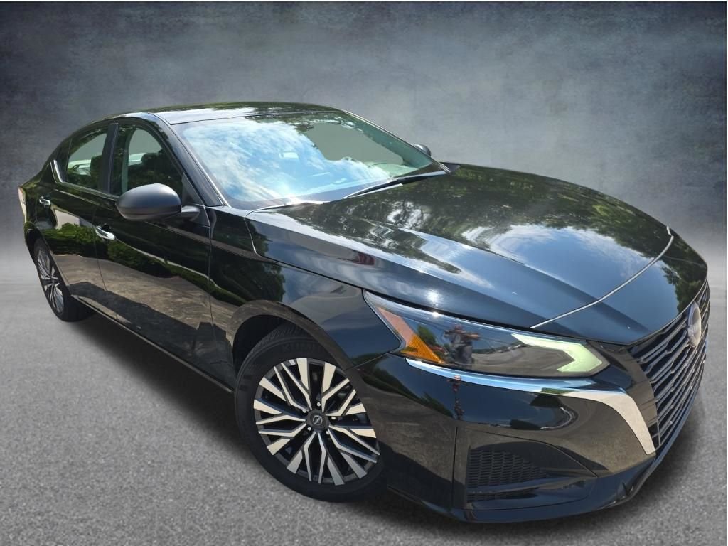 Used 2025 Black Nissan 2.5 SV image 9