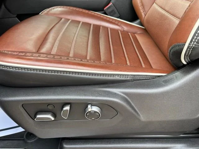 Used 2025 Onyx Black GMC Denali Ultimate image 16