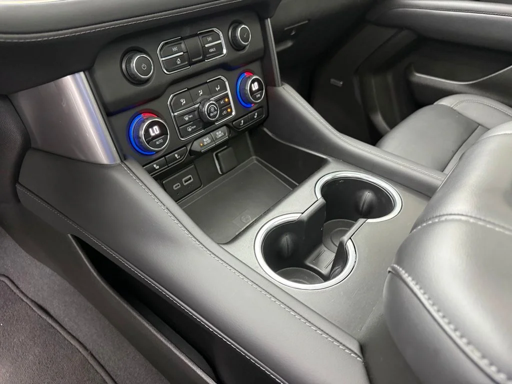 Used 2023 Gray Chevrolet Z71 image 27