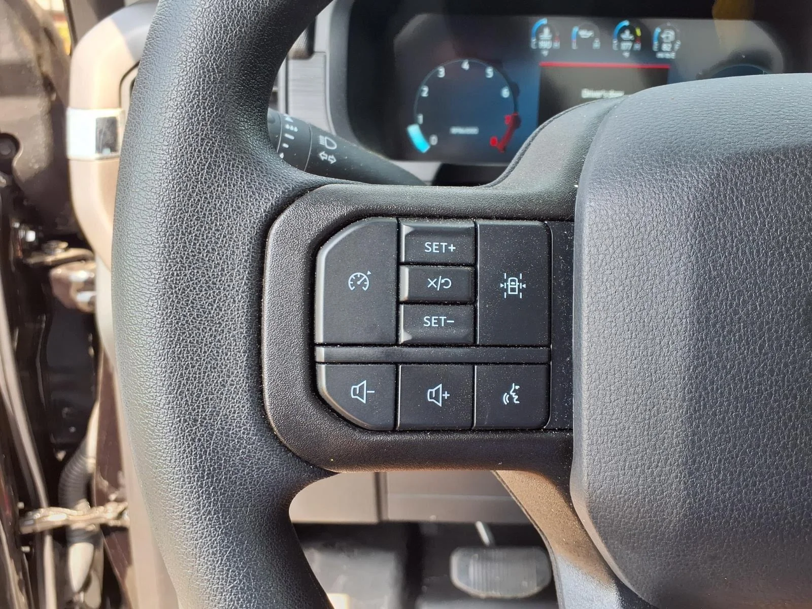 Used 2024 Agate Black Metallic Ford XL image 25