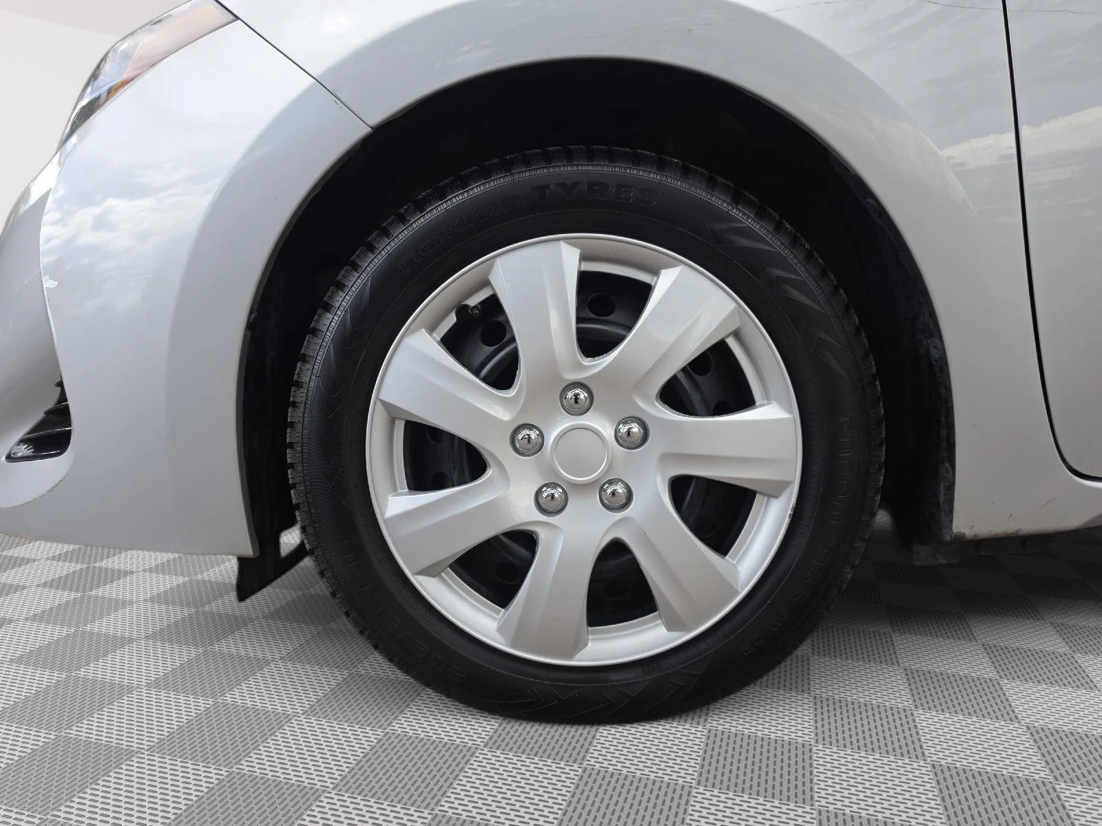 Certified Used 2017 Classic Silver Metallic Toyota LE image 4