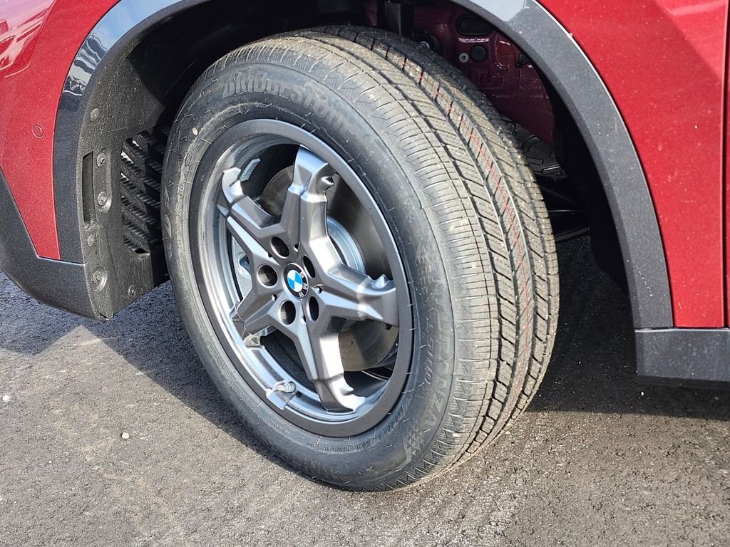 Used 2026 Red BMW xDrive28i image 29