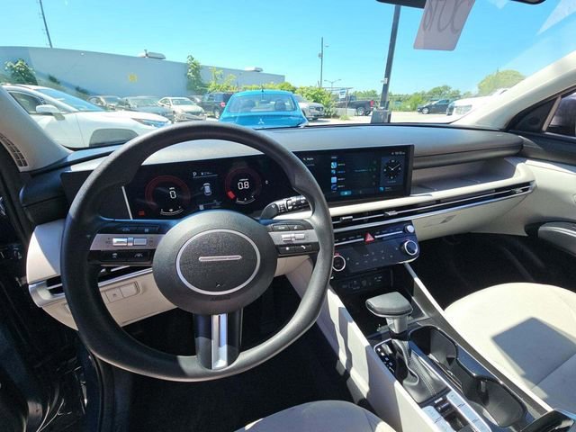Used 2025 Blue Hyundai SEL image 4