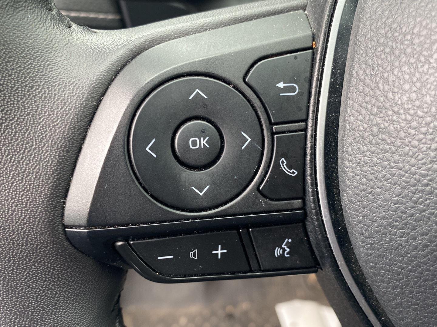 Used 2025 Ice Cap Toyota XLE image 19