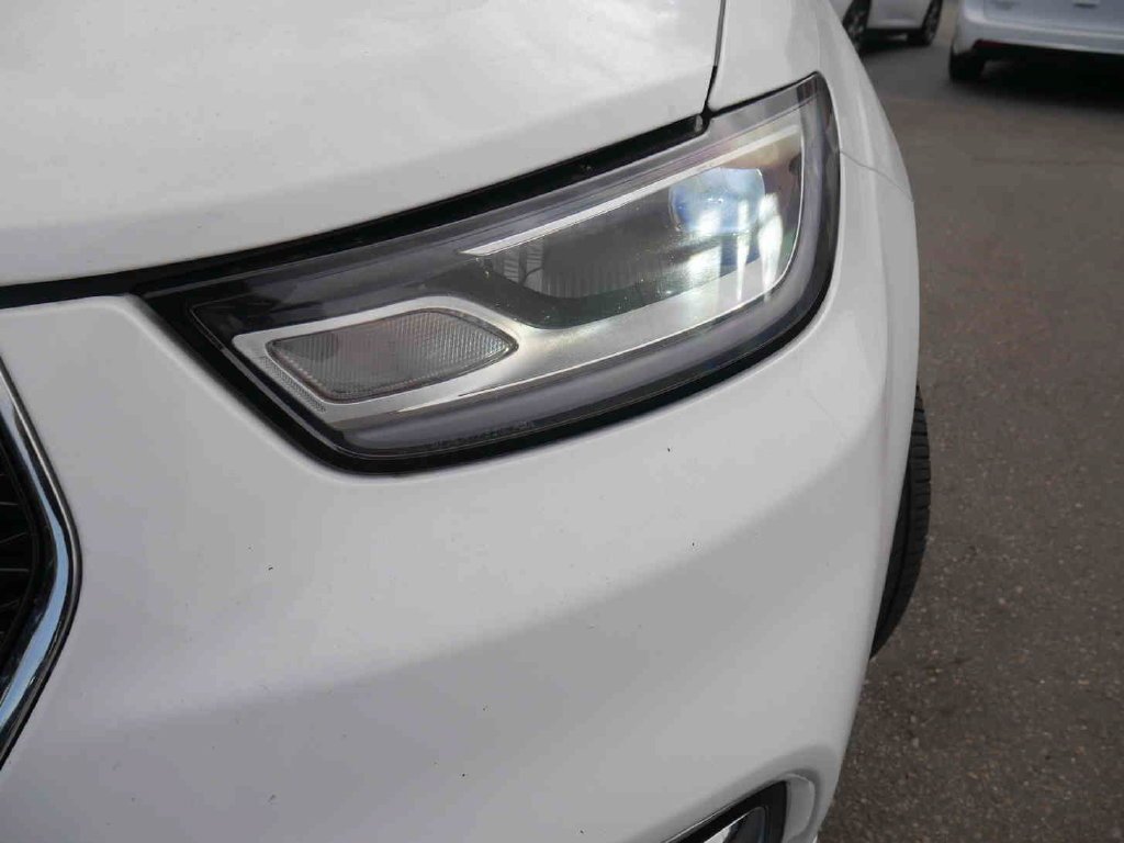 Used 2024 White Chrysler Touring L image 22
