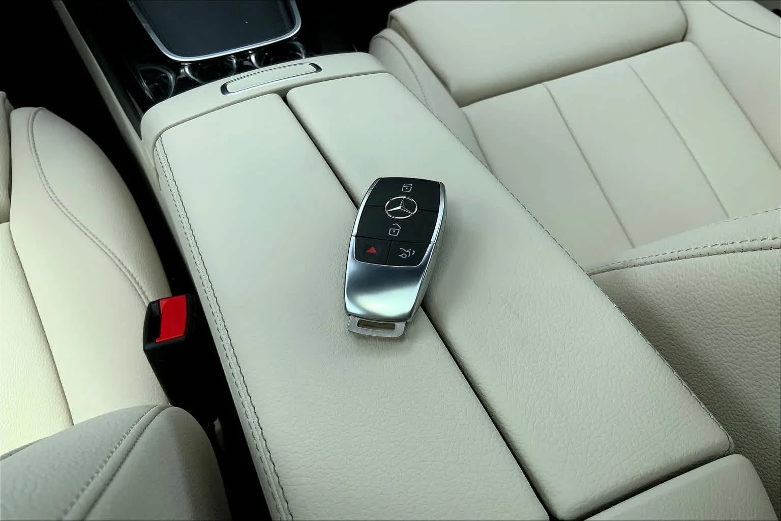 Certified Used 2025 Polar White Mercedes-Benz CLA 250 image 21
