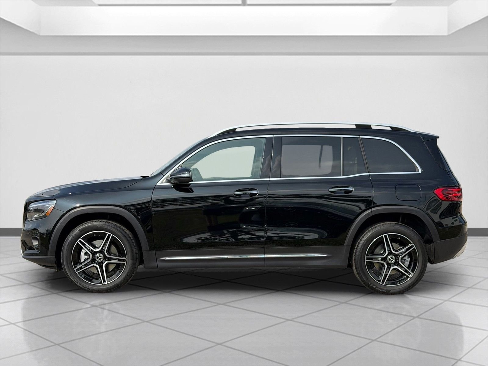 New 2026 Night Black Mercedes-Benz GLB 250 image 5