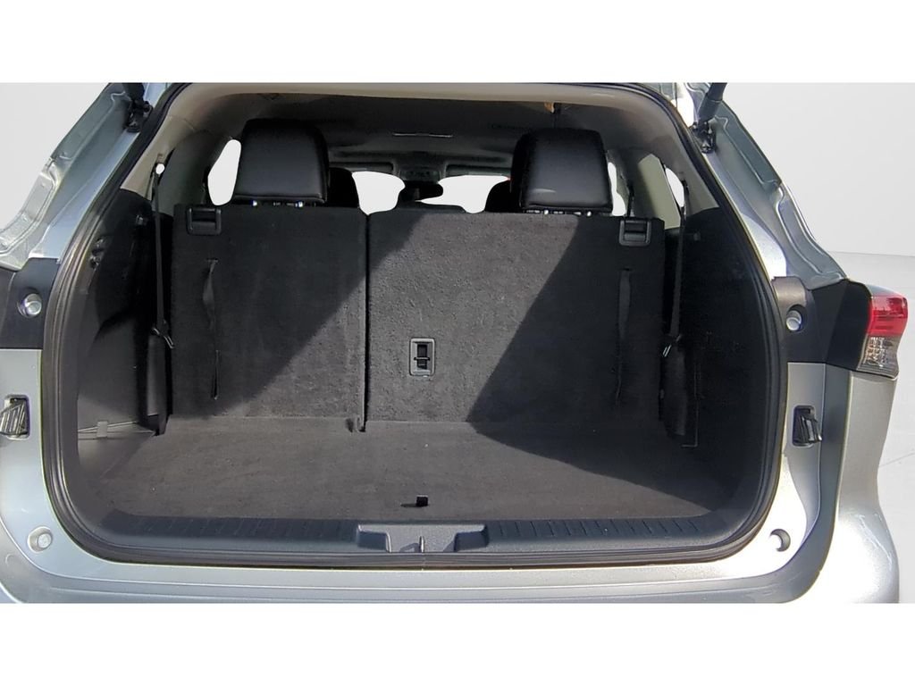 Certified Used 2024 Silver Toyota XLE image 9