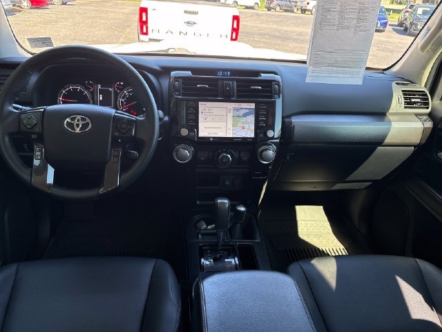 Used 2021 White Toyota Venture image 29