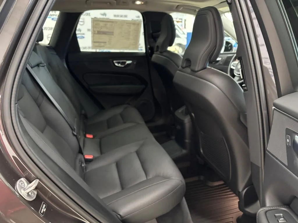 2024 Volvo XC60 Plus - Photo 13