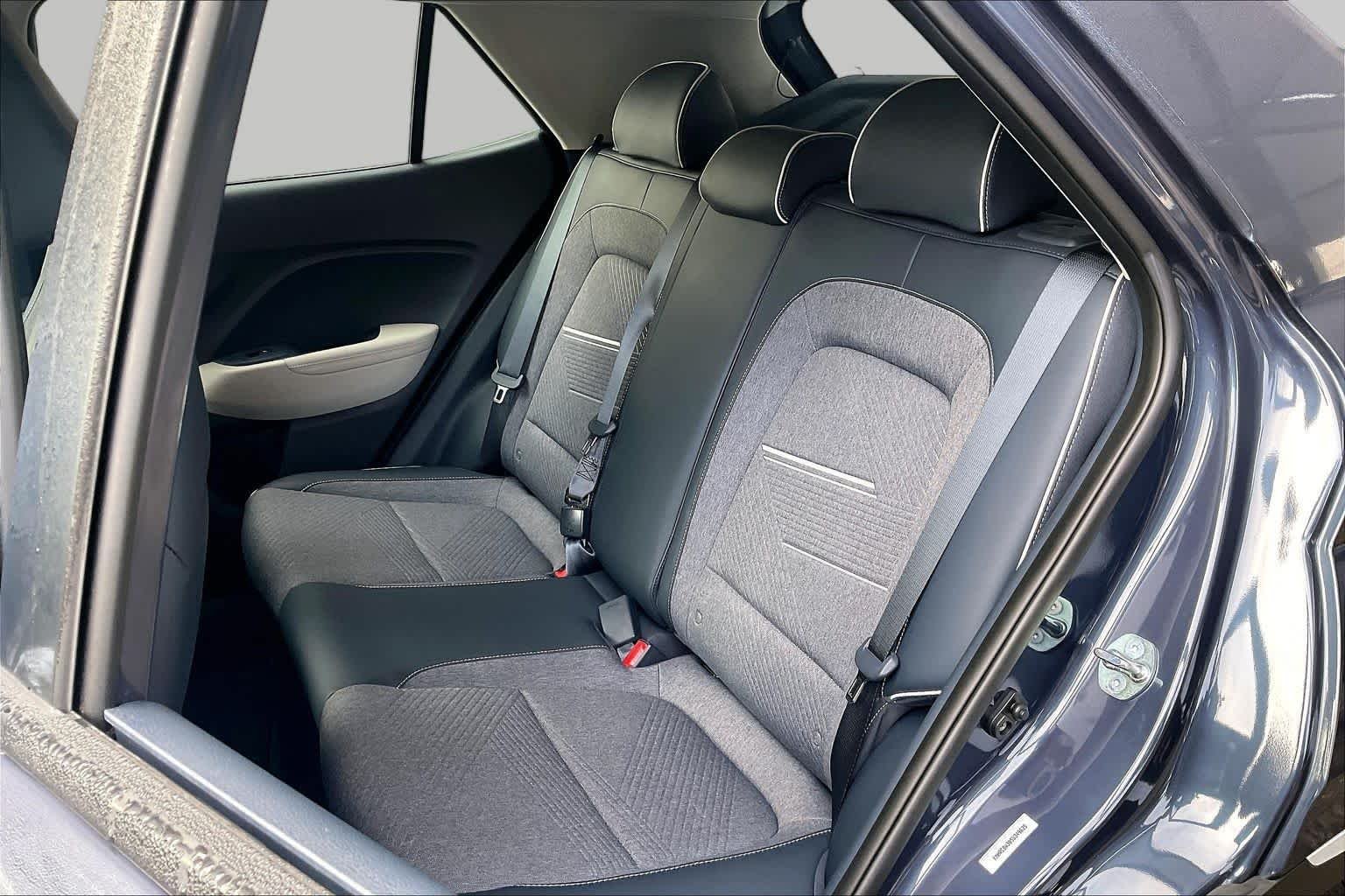 Used 2025 Denim w/White Roof Hyundai Limited image 21