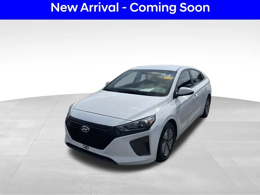 Used 2019 White Hyundai Blue image 1